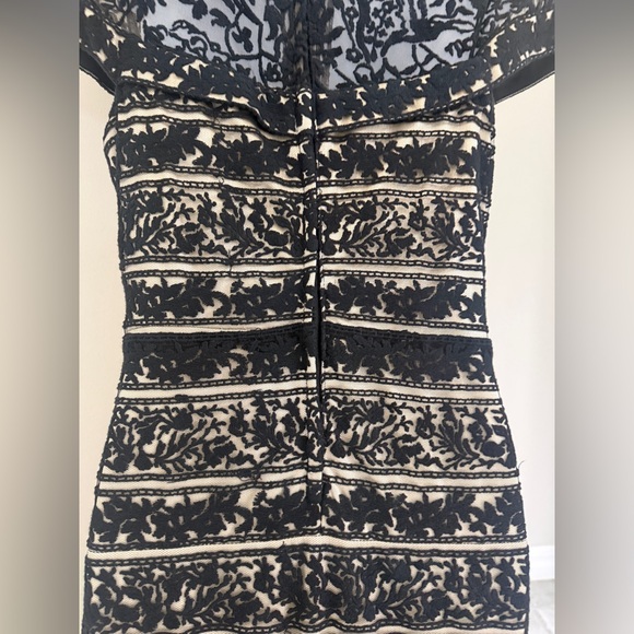 Jovani Black and Cream Lace Maxi Dress - Evening Gown - Size 10 - Picture 11 of 16